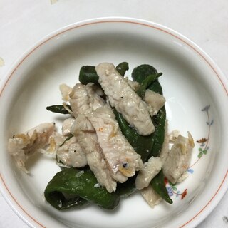 万願寺とうがらしと鶏ハムのダシダあえ和え